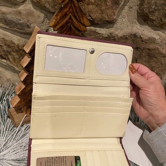 ID Stronghold Women's Wallet - Purple - Picture 4 of 5